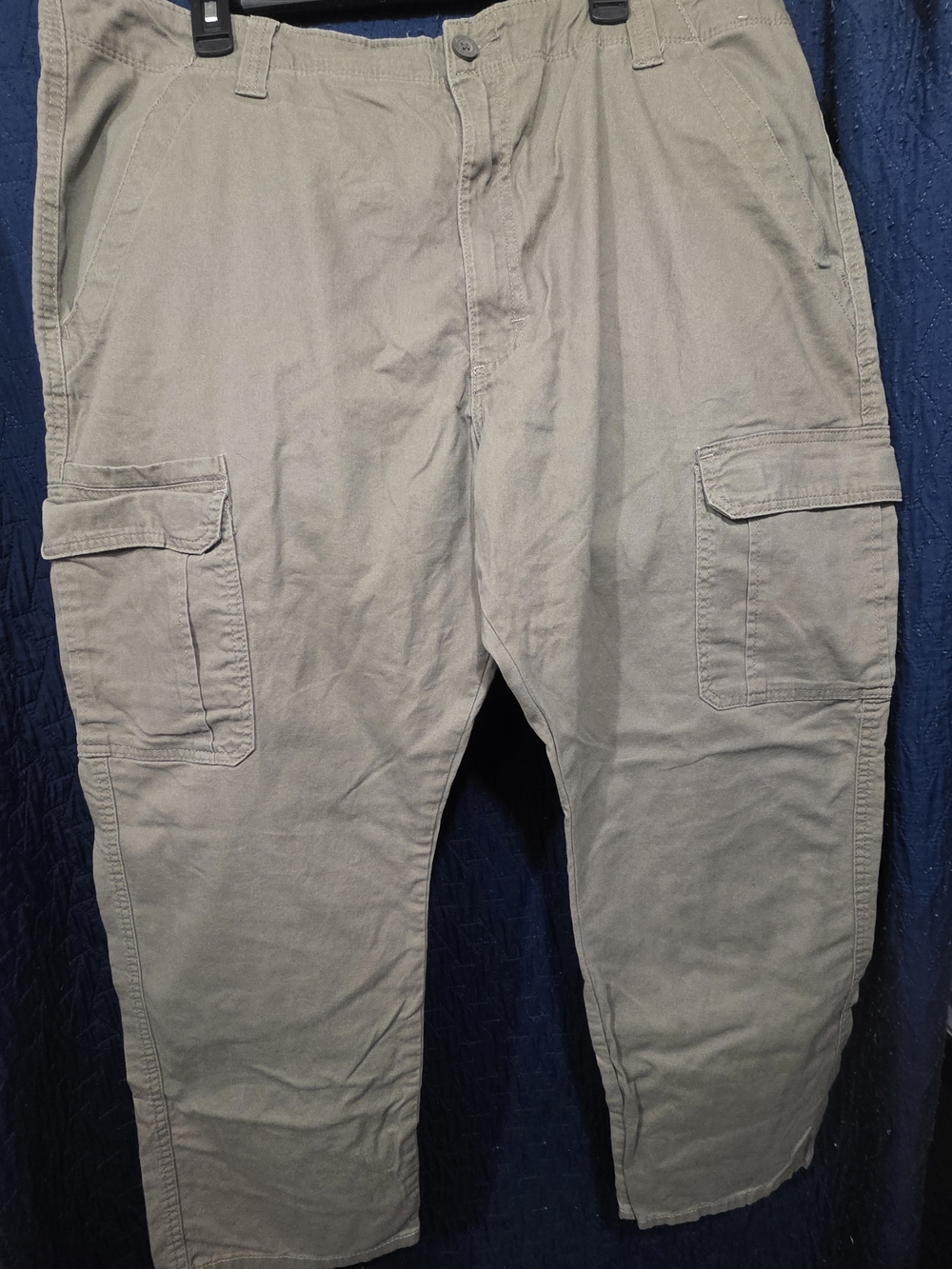 Wrangler Men's Cargo Pants in Light Olive Green